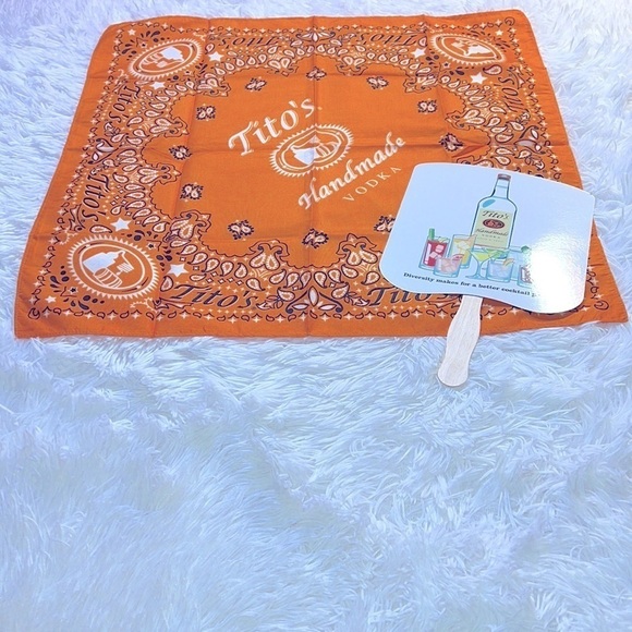 SET TITO’S HANDMADE VOLKA BANDANA AND FAN - Picture 3 of 6